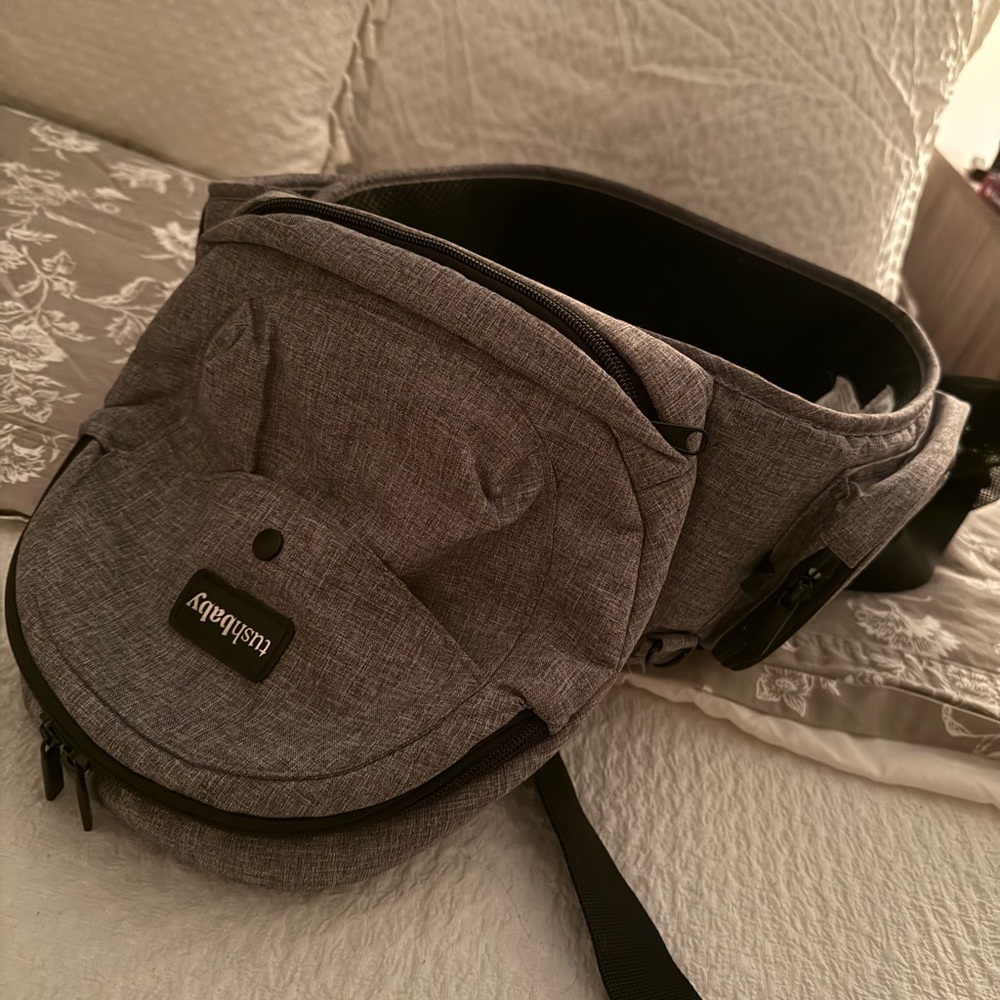 Kids Gray Belt Bag by Tushbaby